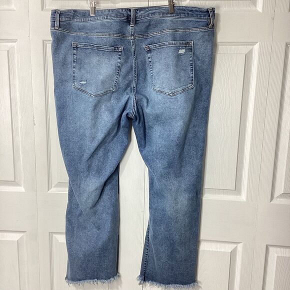 Lane Bryant Distressed Jeans Mid-Rise Flare Signature Fit Flex Magic 28 - Picture 4 of 12